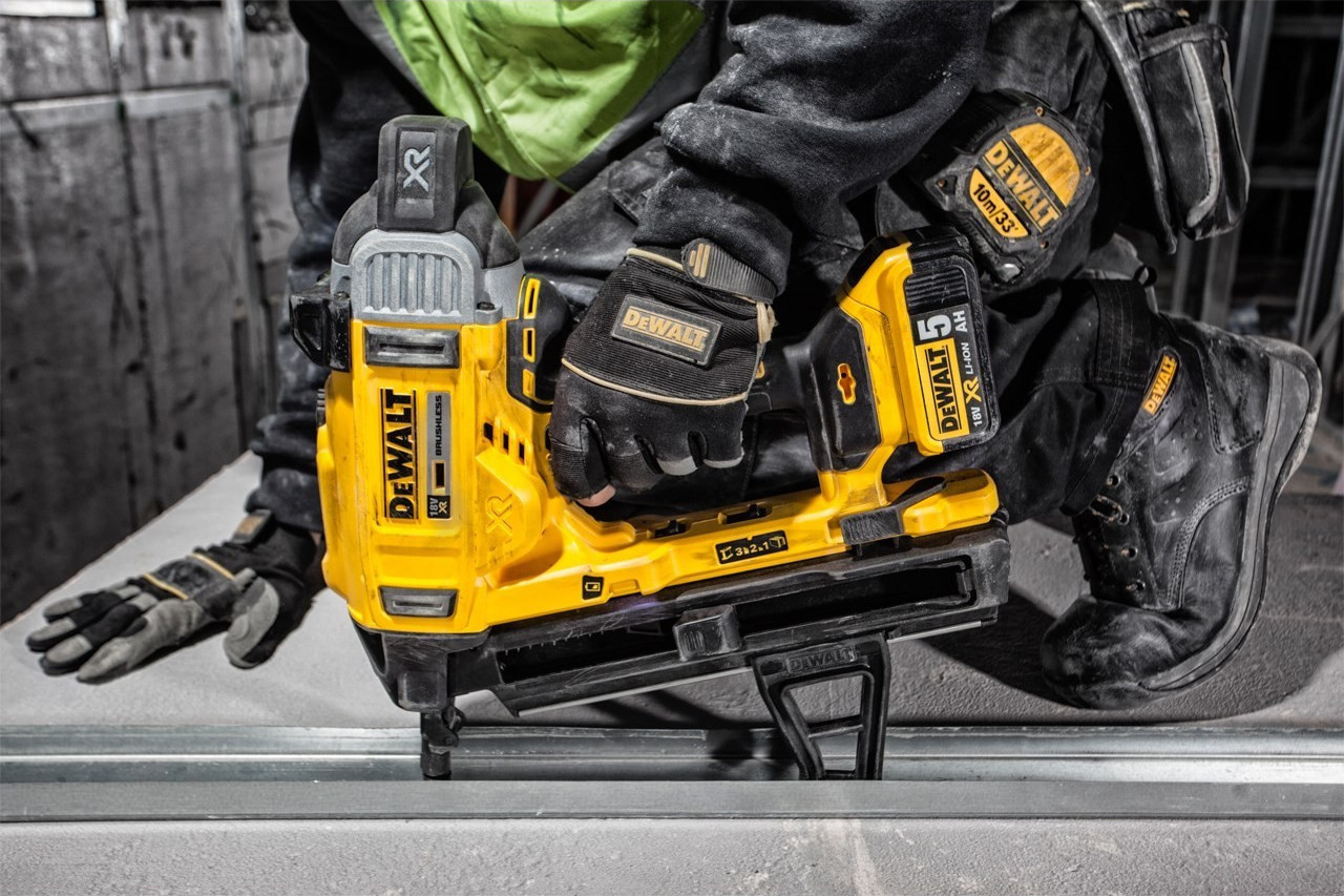 Dewalt Καρφωτικό Σκυροδέματος Μπαταρίας Brushless 18V XR Solo DCN890N 4